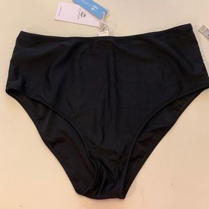 Cupshe black bottoms.